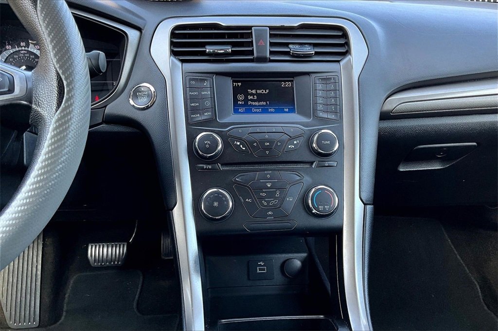 Used 2018 Ford Fusion SE image 6