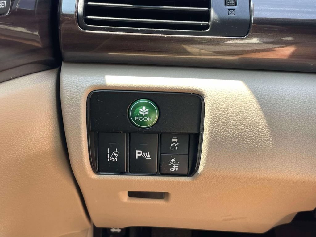 Used 2016 Honda Accord Touring image 21