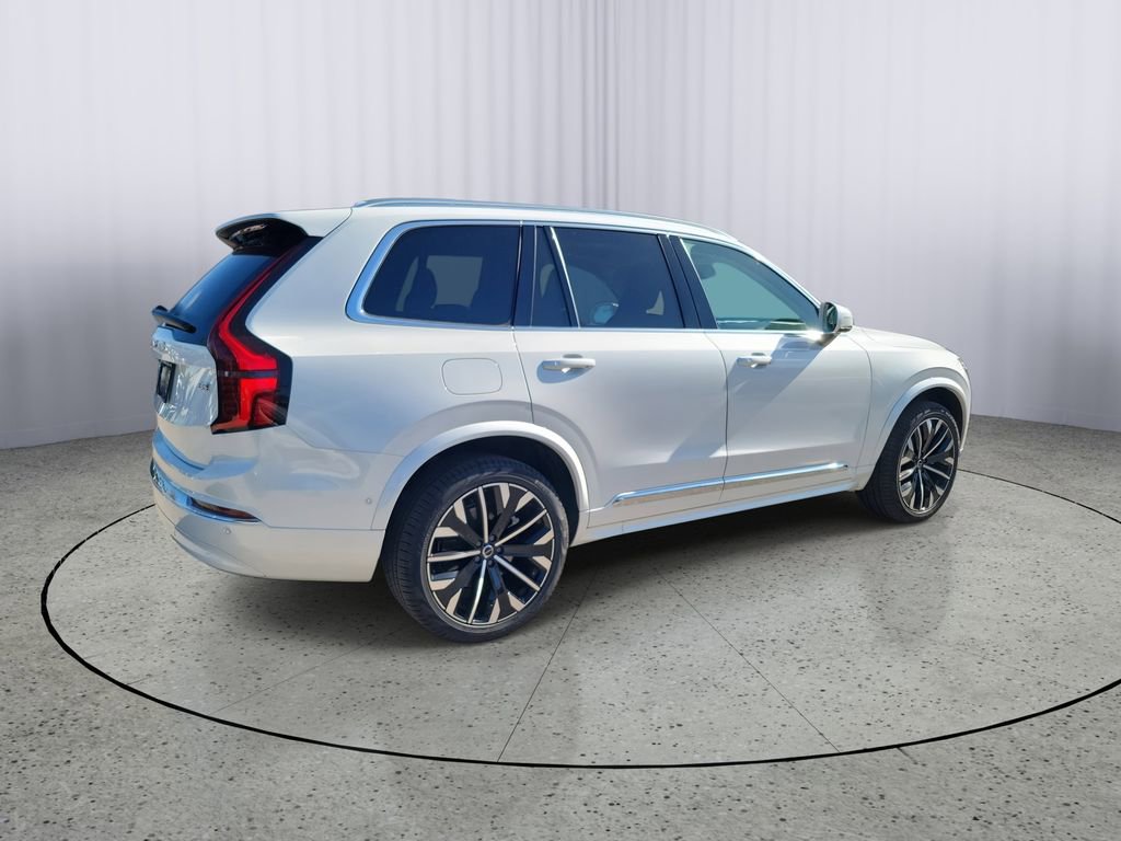 Certified 2025 Volvo XC90 B5 Plus image 4