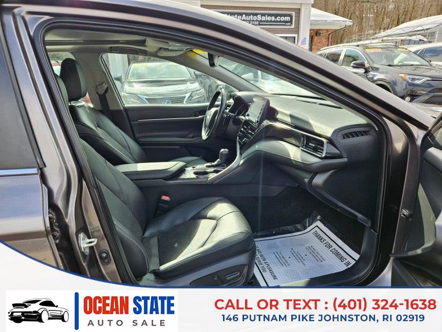 Used 2022 Toyota Camry XSE image 13