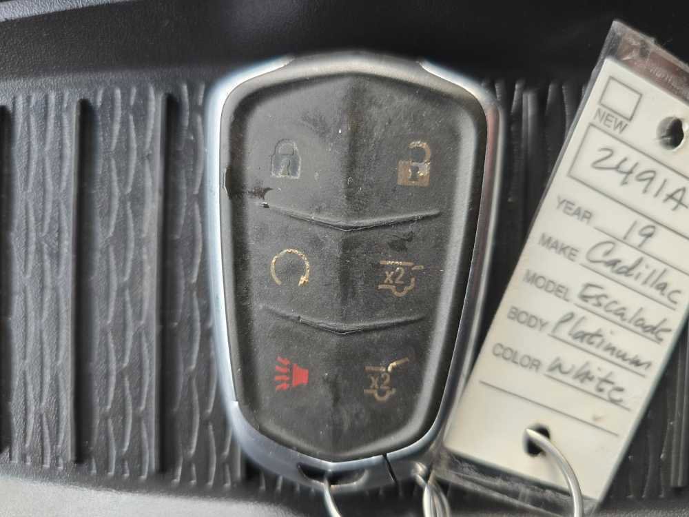 Used 2019 Cadillac Escalade ESV Platinum image 22