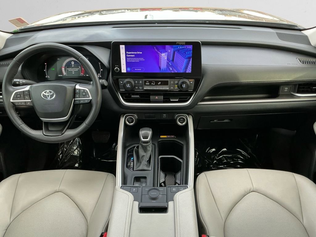 Used 2024 Toyota Grand Highlander XLE image 10