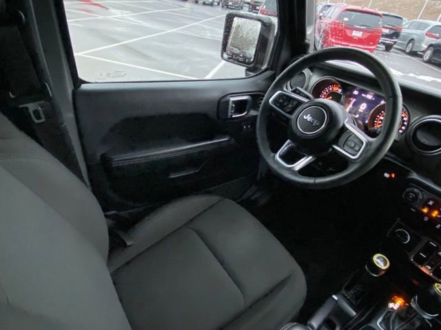 Used 2023 Jeep Wrangler Unlimited Sahara w/ Cold Weather Group AWD/4WD image 24