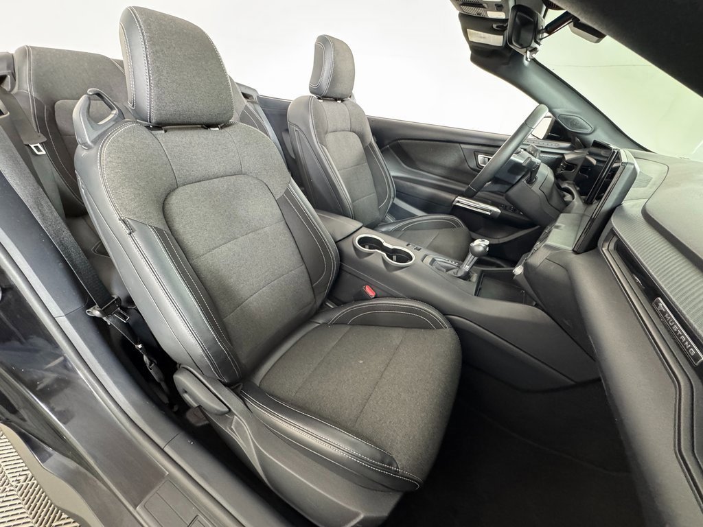 Used 2024 Ford Mustang Convertible image 18