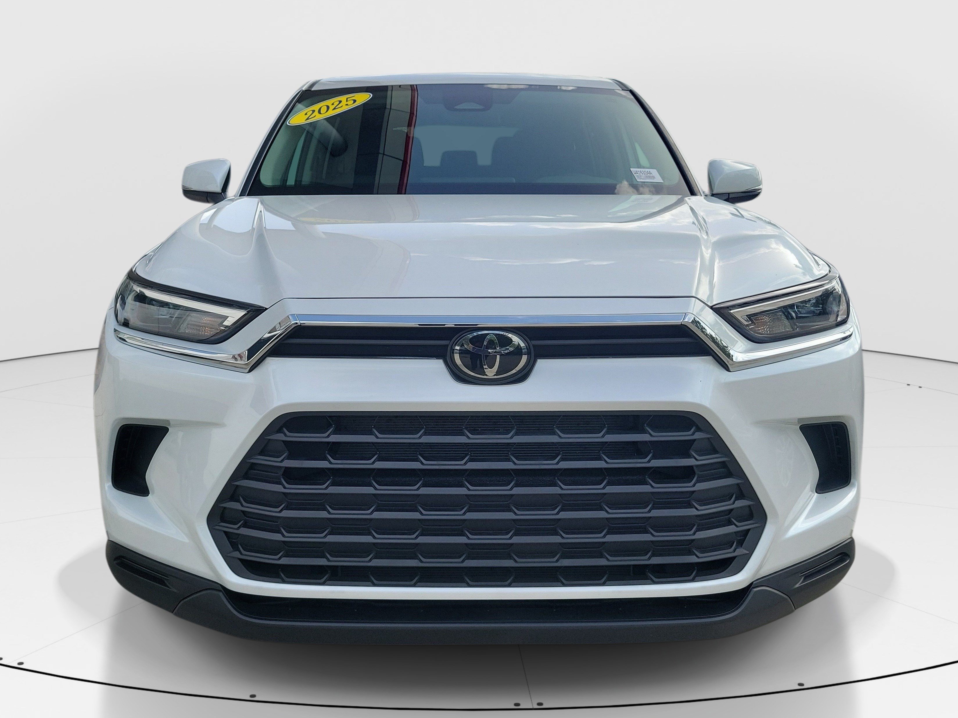 Used 2025 Toyota Grand Highlander FWD image 2