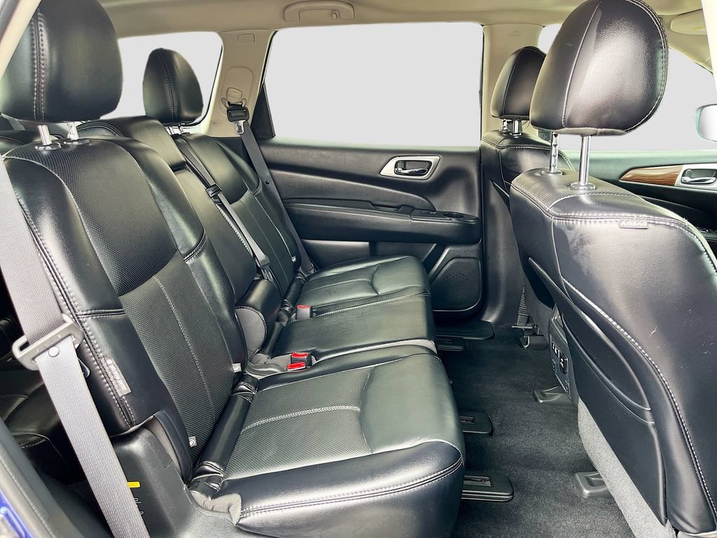 Used 2020 Nissan Pathfinder Platinum AWD/4WD image 29