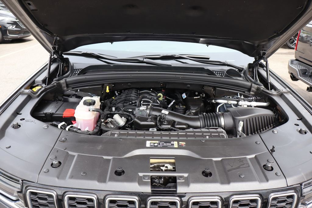 Used 2024 Jeep Grand Cherokee L Limited AWD/4WD image 47