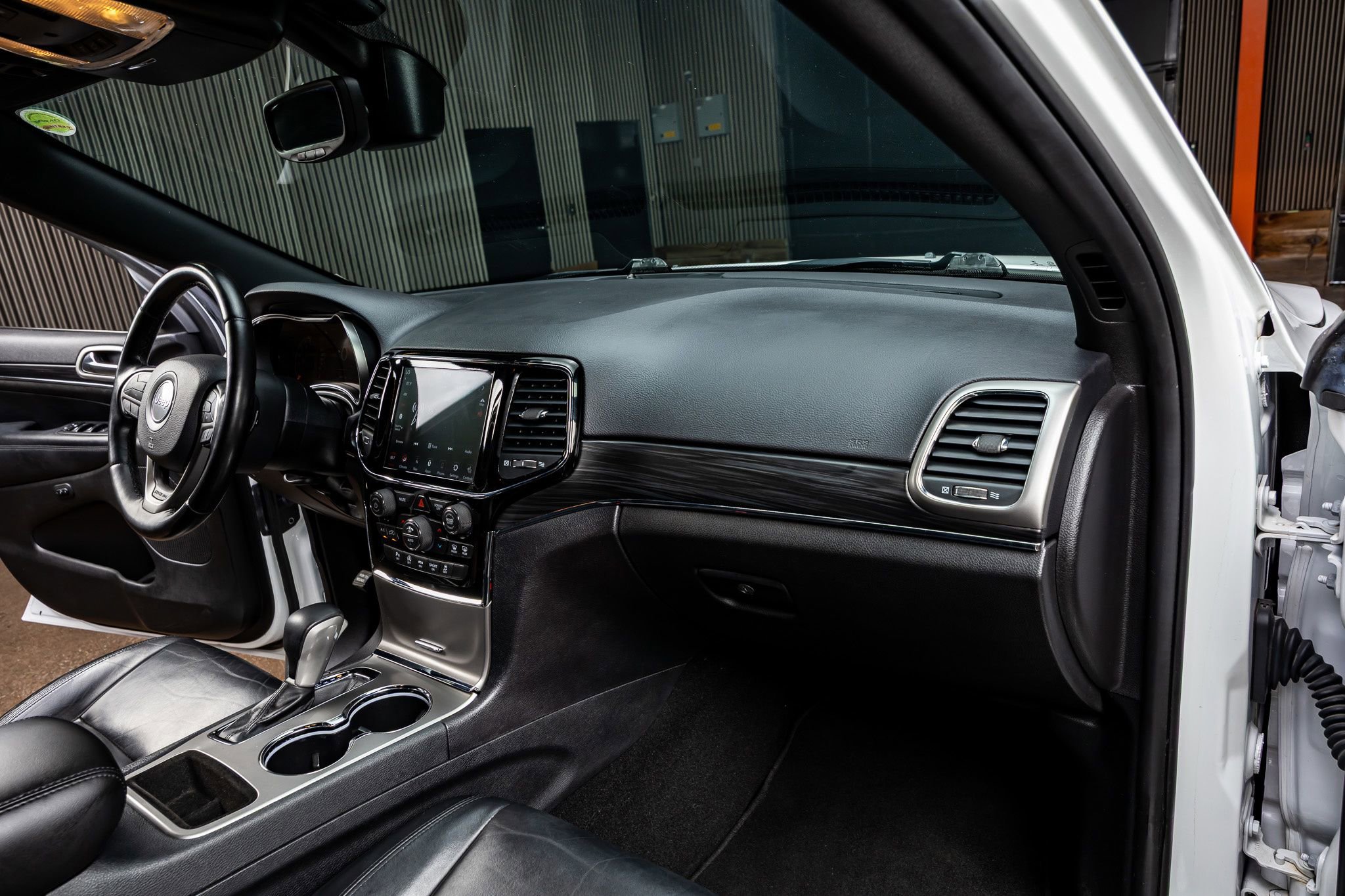 Used 2020 Jeep Grand Cherokee Limited image 13