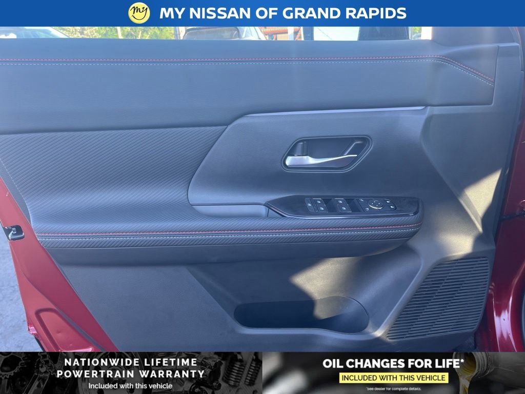 New 2026 Nissan Kicks SR AWD/4WD image 11