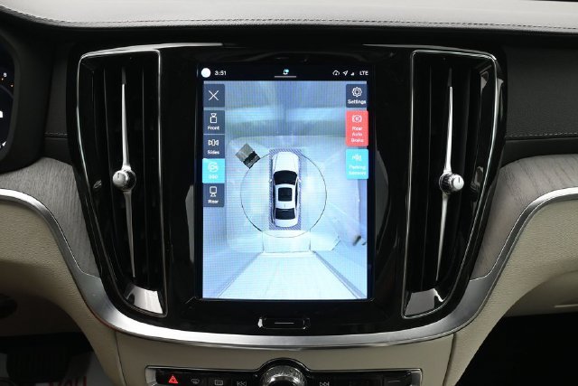 Used 2023 Volvo S60 B5 Ultimate w/ Protection Package Premier FWD image 21