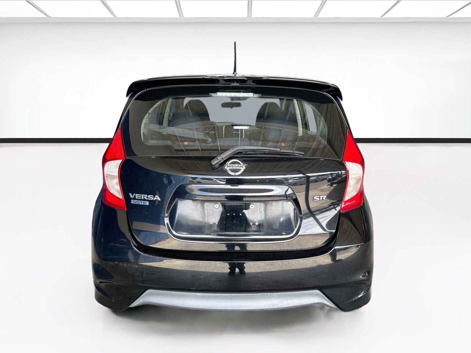 Used 2017 Nissan Versa Note SR FWD image 5
