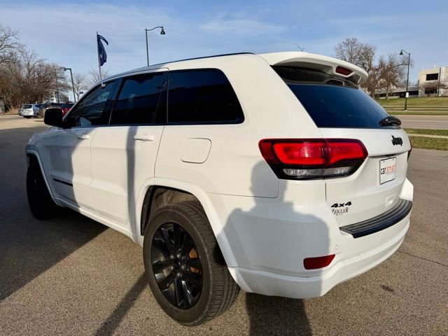 Used 2018 Jeep Grand Cherokee Altitude AWD/4WD image 5
