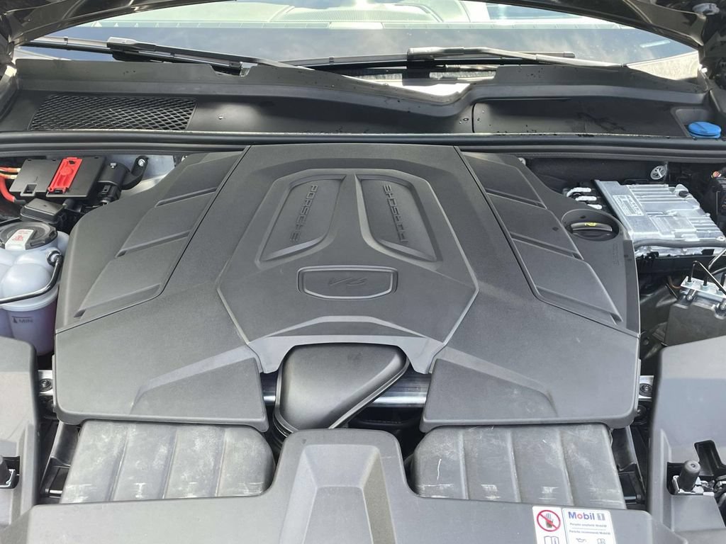 Used 2024 Porsche Cayenne Coupe AWD/4WD image 13