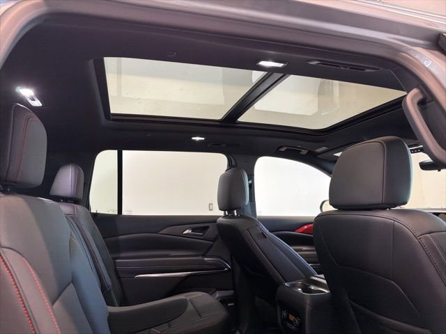 Used 2025 Chevrolet Traverse Z71 w/ Enhanced Driving Package image 42