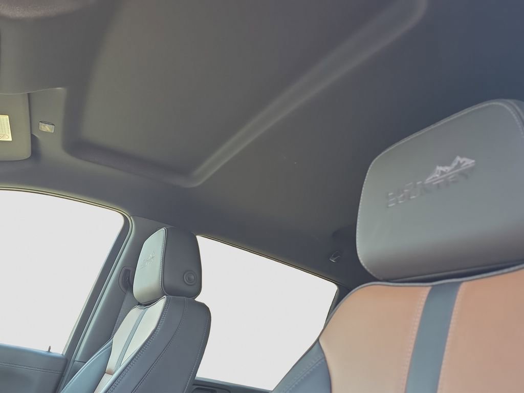 Used 2021 Chevrolet Silverado 2500 High Country w/ Z71 Off-Road Package image 8