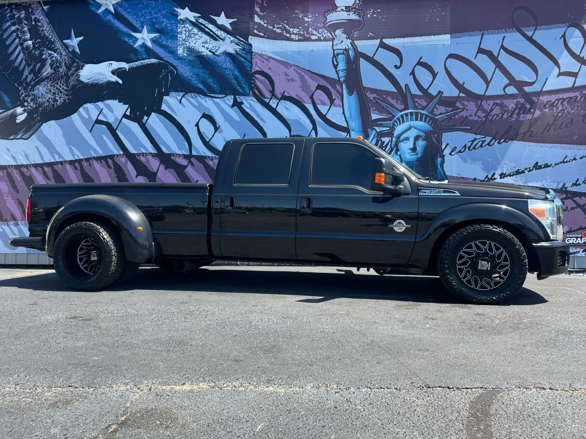 Used 2011 Ford F350 Lariat RWD image 1