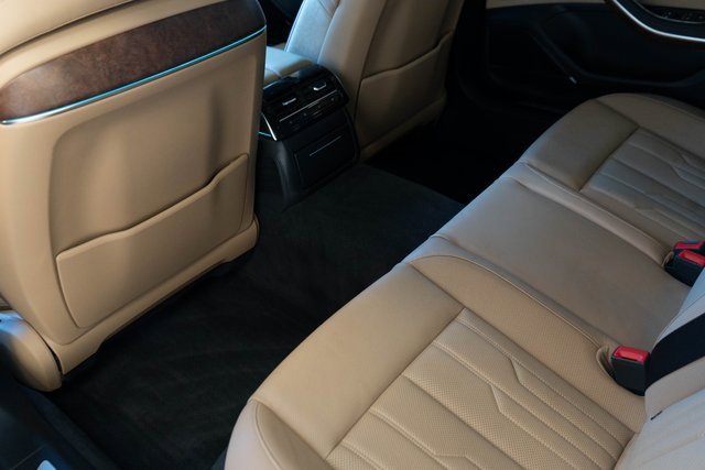 Used 2021 Audi A8 L 4.0T image 23