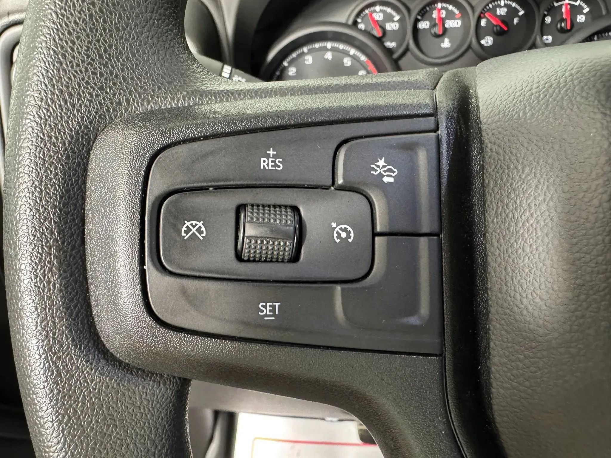 Used 2025 Chevrolet Silverado 1500 W/T w/ WT Safety Package AWD/4WD image 15