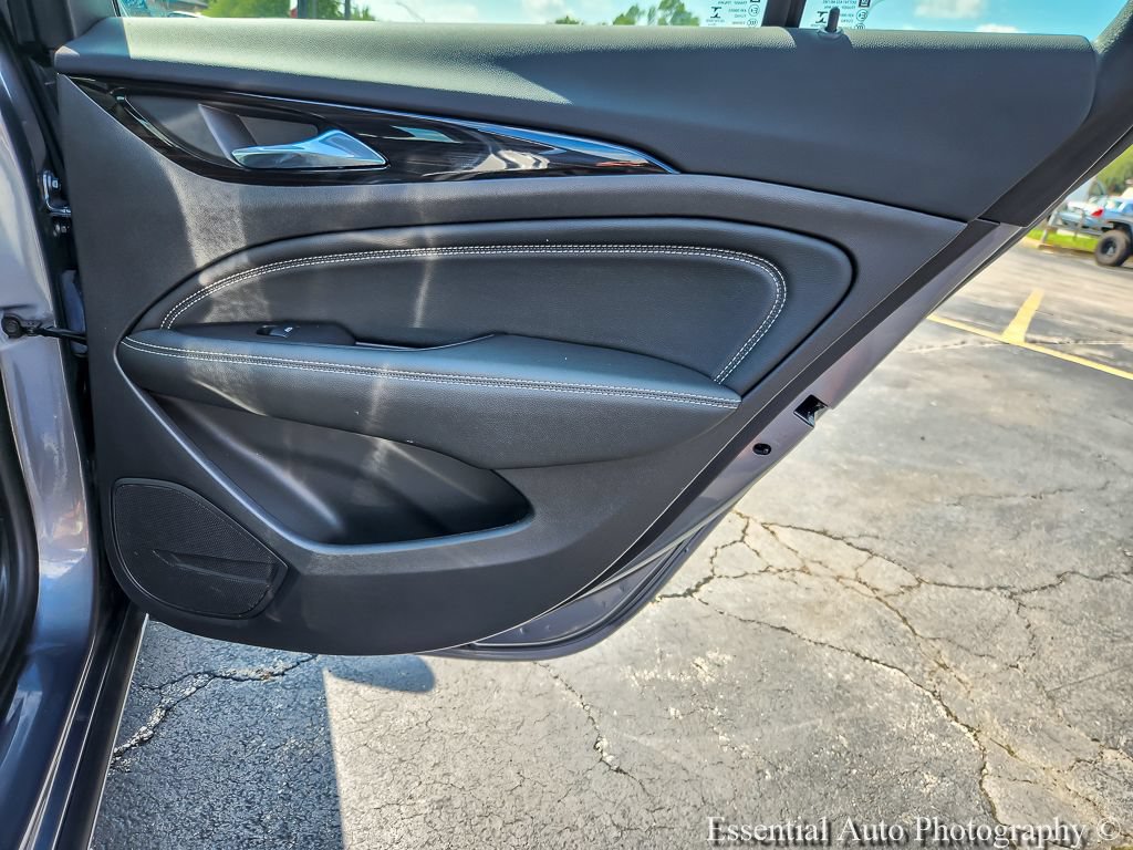Used 2020 Buick Regal Essence FWD image 18