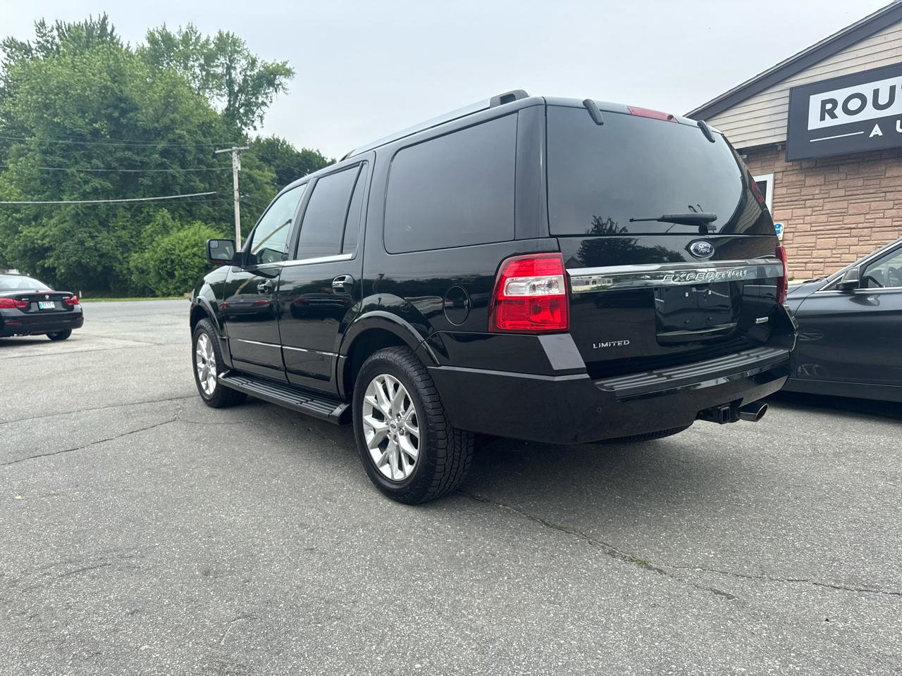 Used 2017 Ford Expedition Limited AWD/4WD image 14
