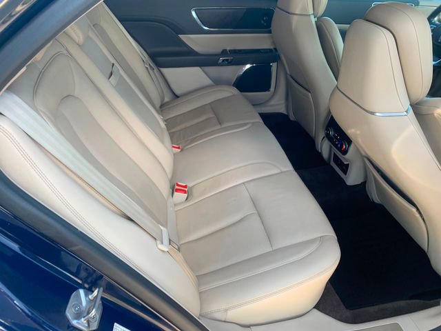 Used 2018 Lincoln Continental Reserve AWD/4WD image 21