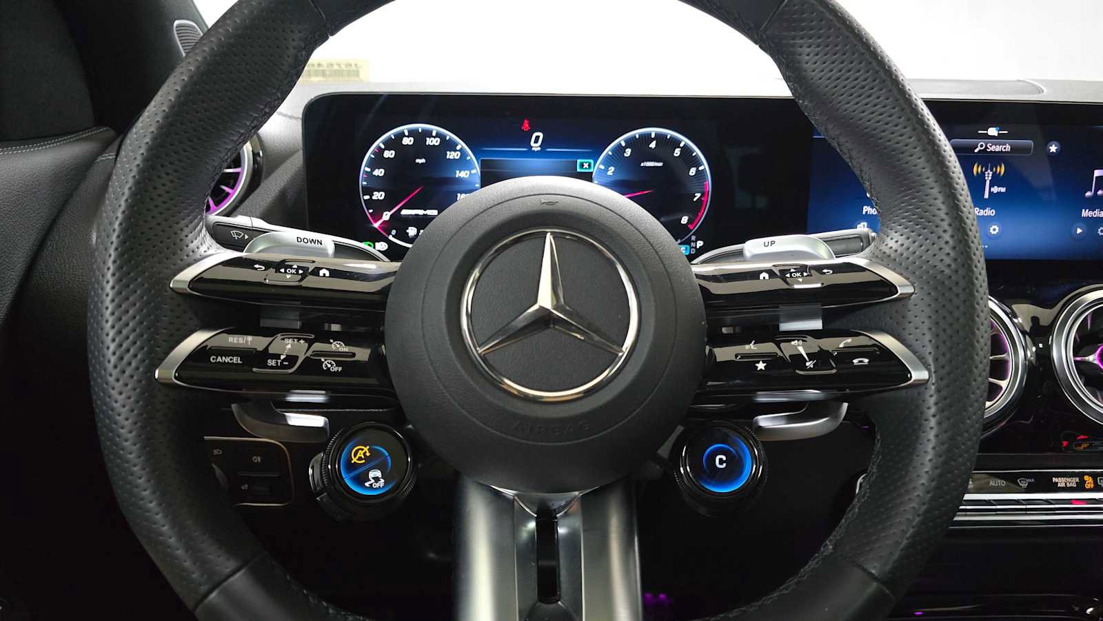 Used 2024 Mercedes-Benz GLA 35 AMG 4MATIC image 27