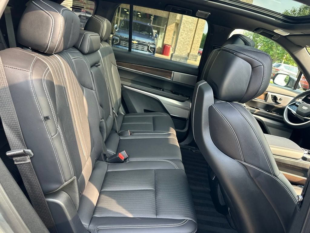 Certified 2026 Cadillac Vistiq Luxury AWD/4WD image 34
