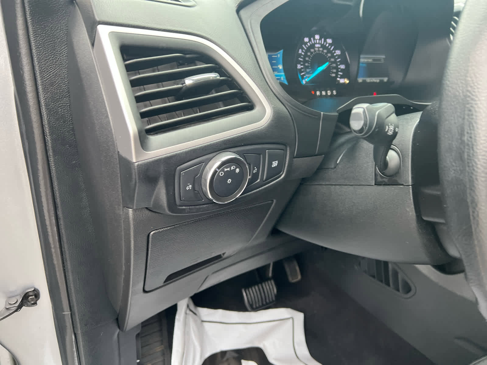 Used 2022 Ford Edge SE image 21