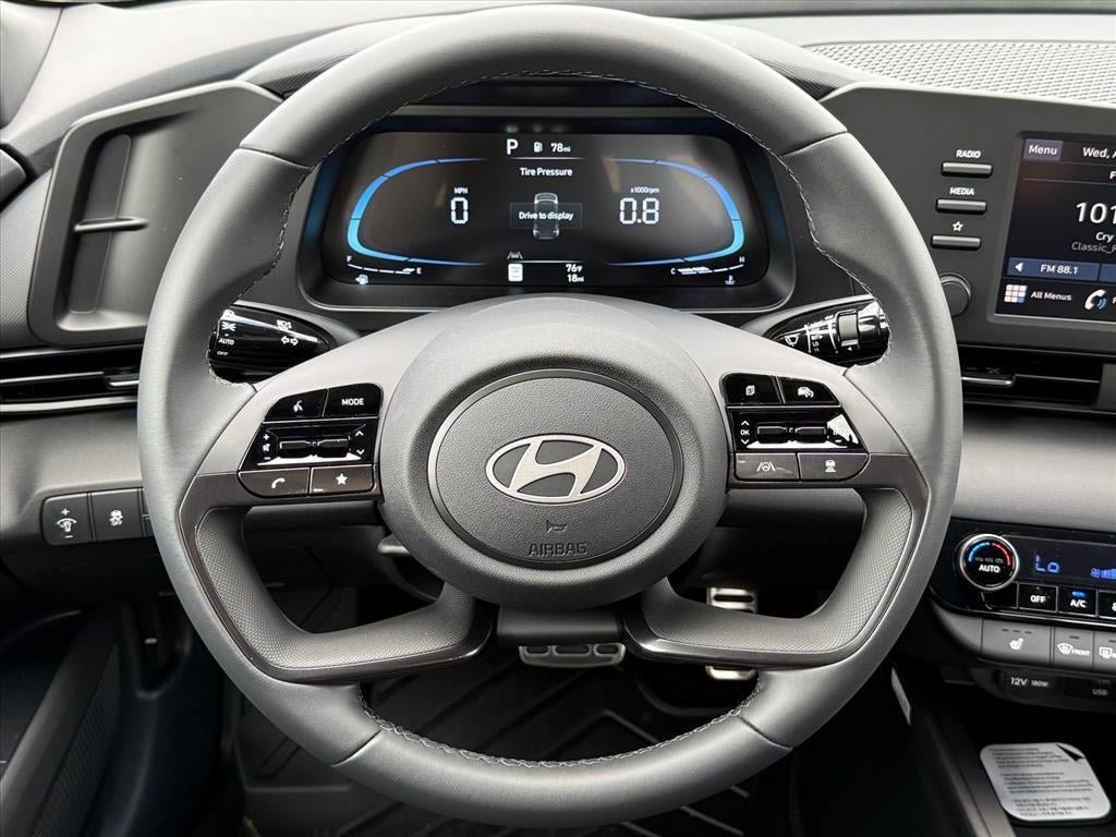 New 2026 Hyundai Elantra SEL Sport FWD image 18