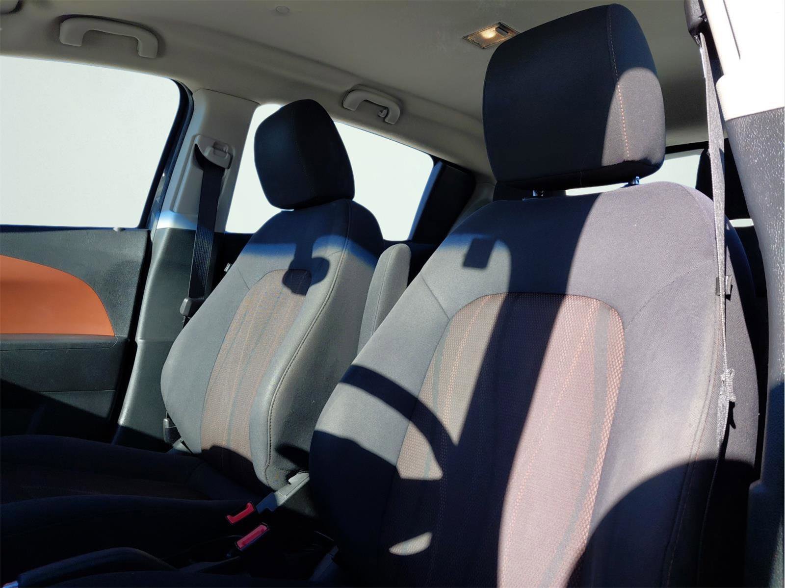 Used 2014 Chevrolet Sonic LT image 8