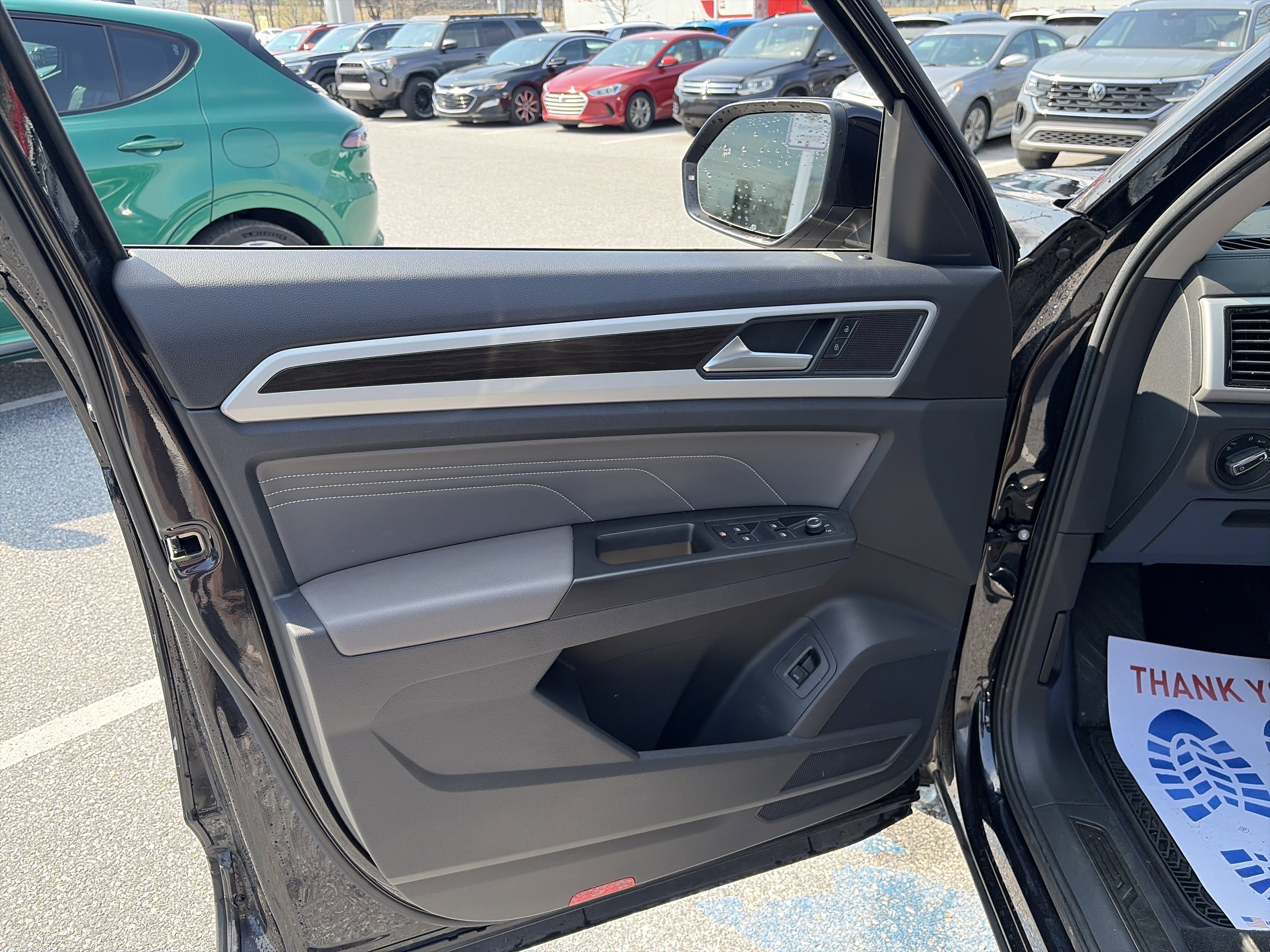 Used 2023 Volkswagen Atlas SE image 16