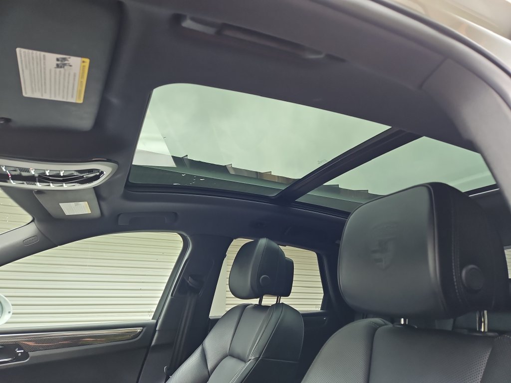 Certified 2023 Porsche Macan S AWD/4WD image 16