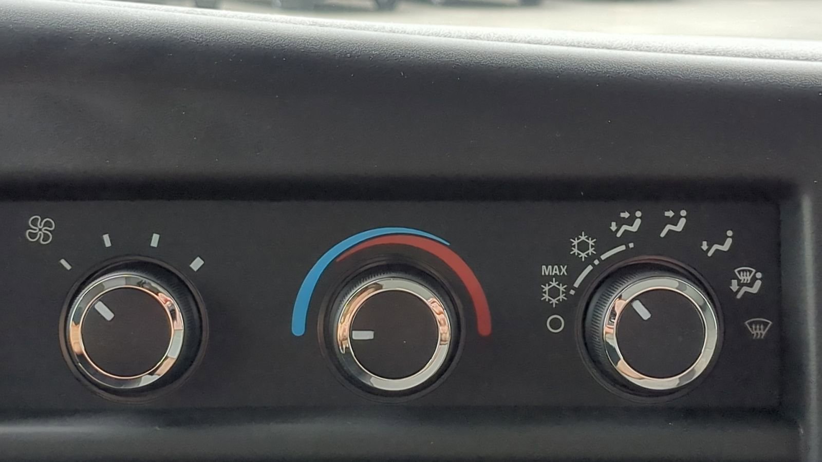 New 2025 GMC Savana 4500 w/ Power Convenience Package image 4