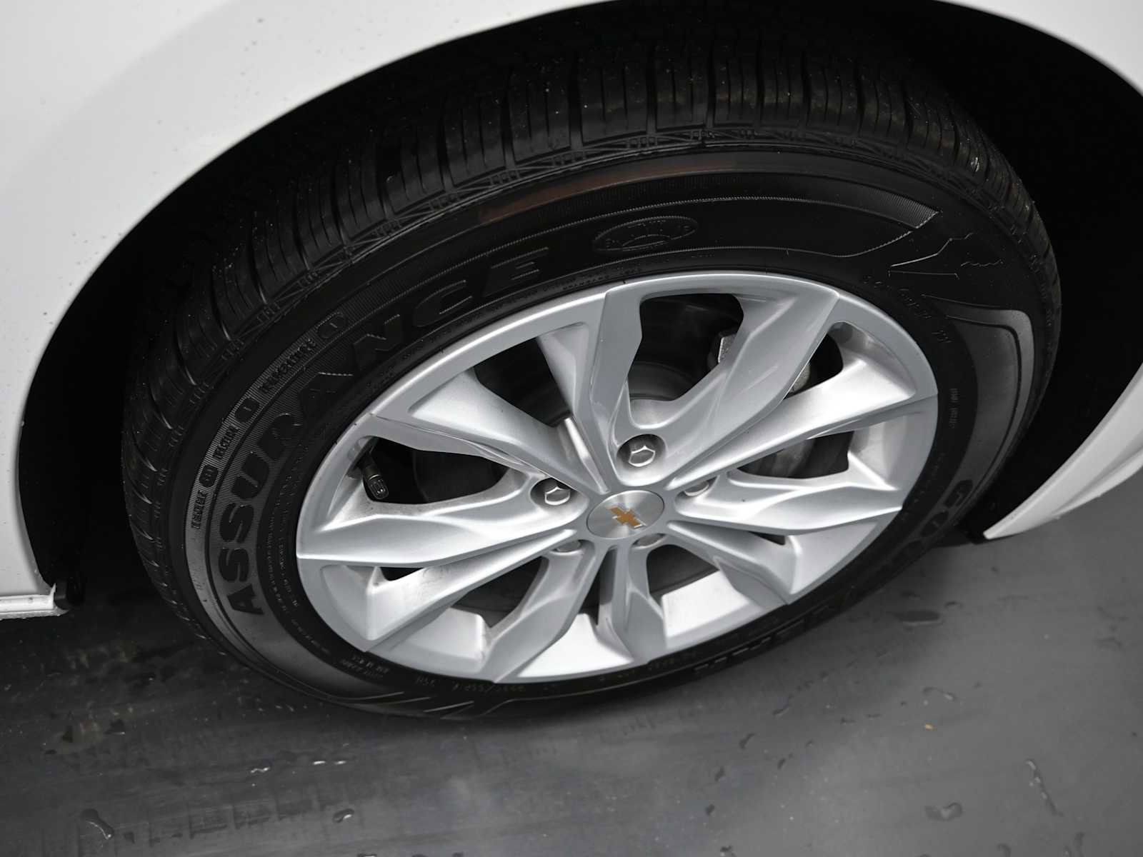New 2025 Chevrolet Malibu LT FWD image 15
