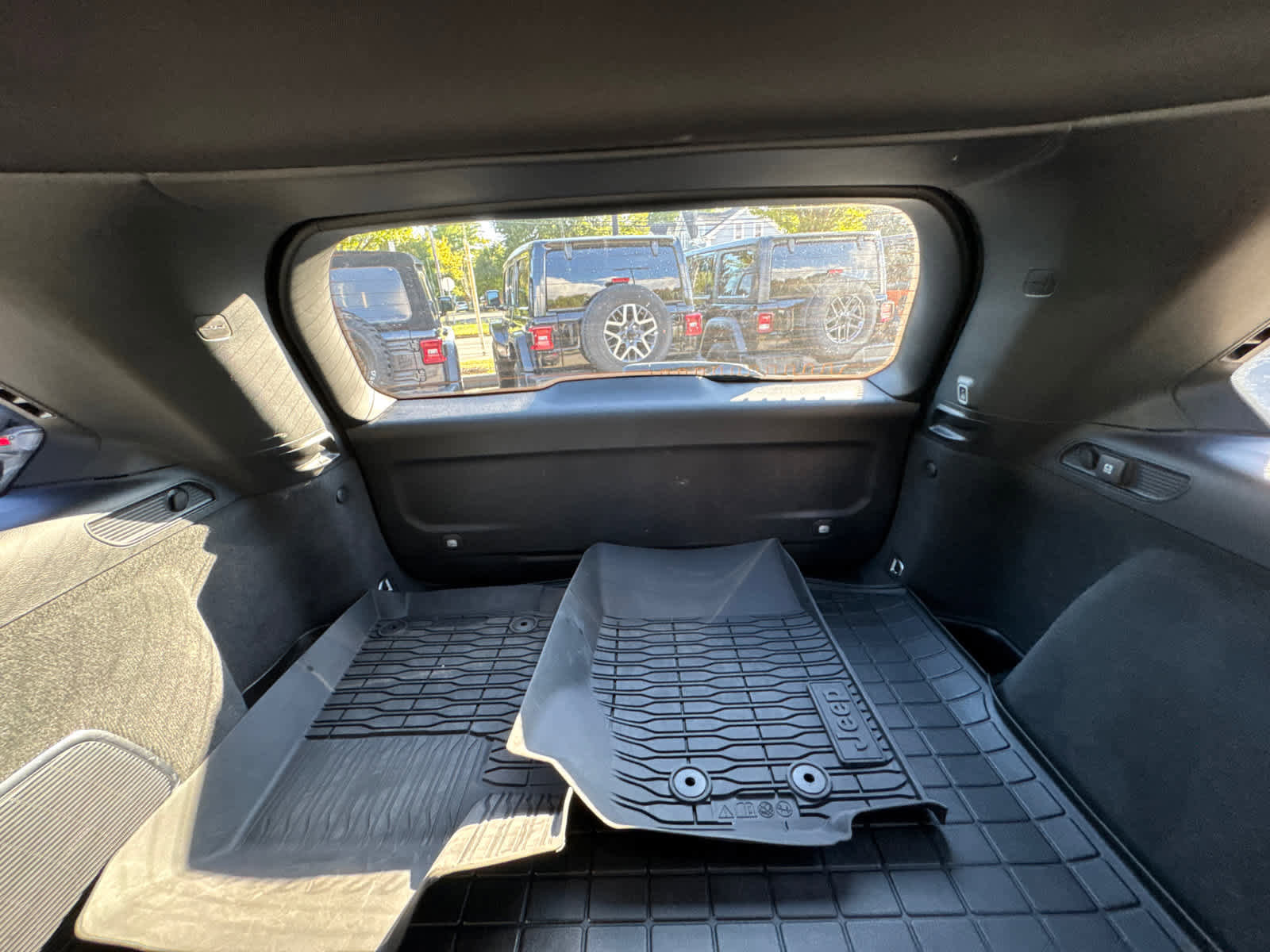 Used 2022 Jeep Grand Cherokee Trailhawk image 36