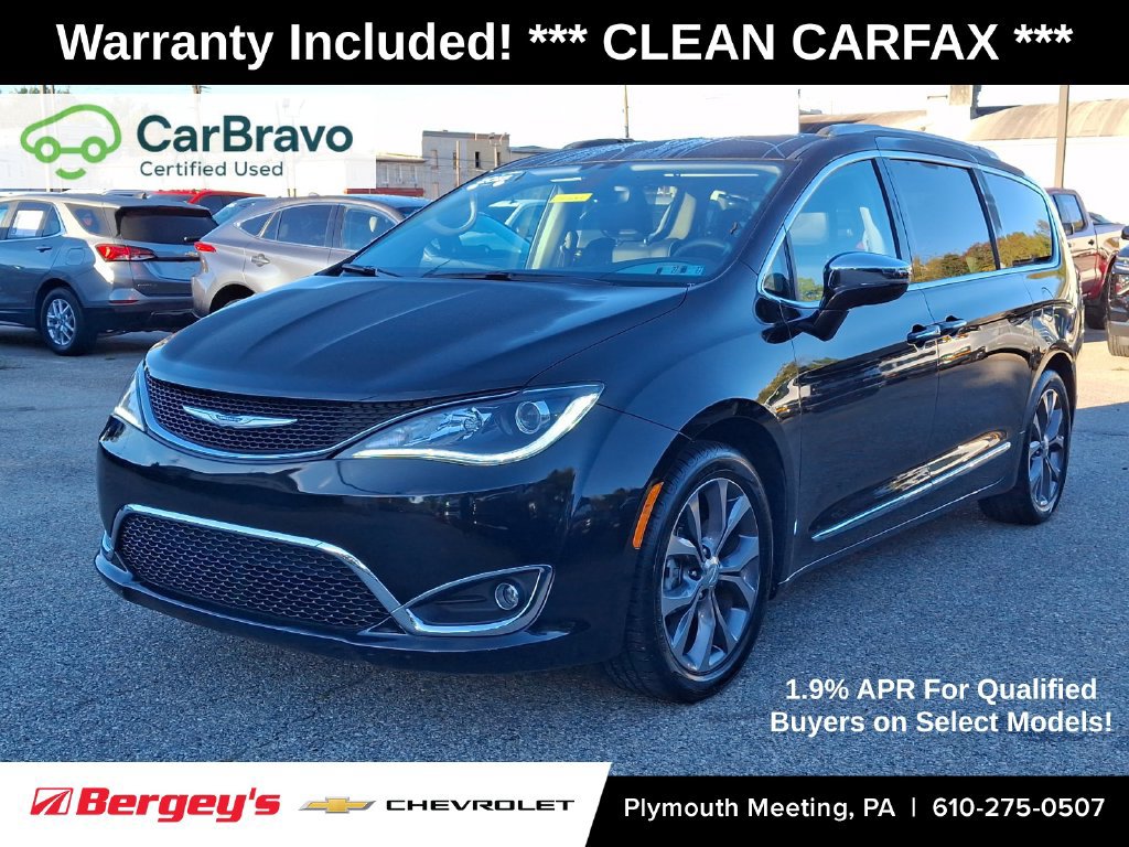 Used 2018 Chrysler Pacifica Limited FWD image 1