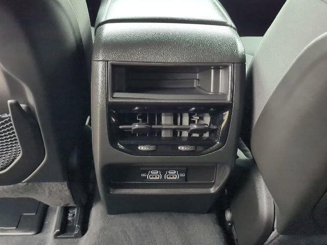 Used 2024 Jeep Grand Cherokee Laredo X image 17