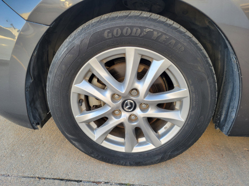 Used 2018 MAZDA MAZDA3 Sport w/ Preferred Equipment Package image 39