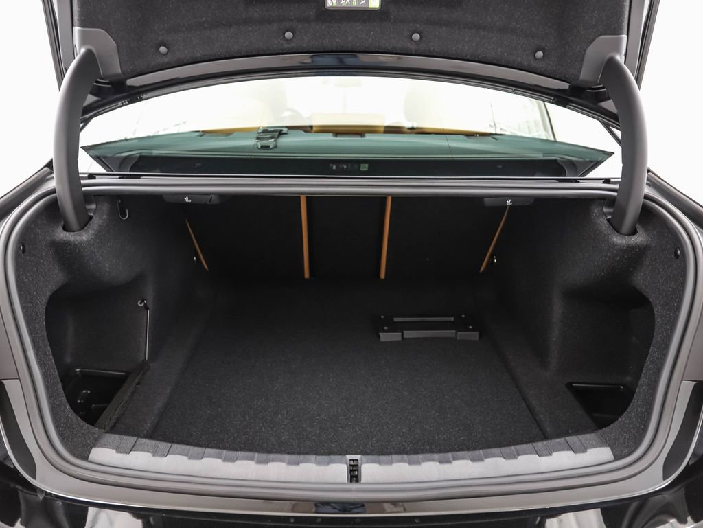 New 2026 BMW 330i xDrive Sedan w/ Convenience Package image 24