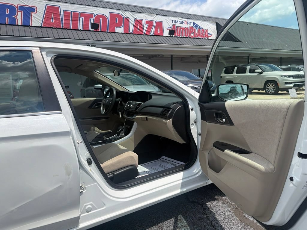 Used 2013 Honda Accord LX image 21