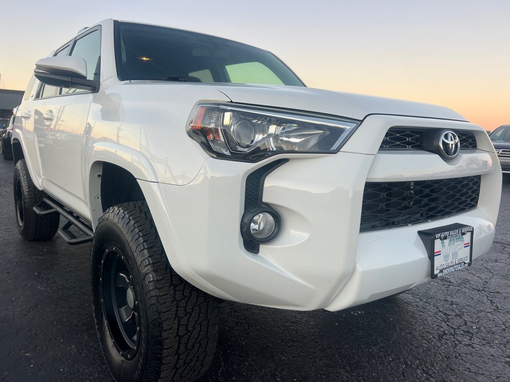 Used 2017 Toyota 4Runner SR5 Premium AWD/4WD image 1