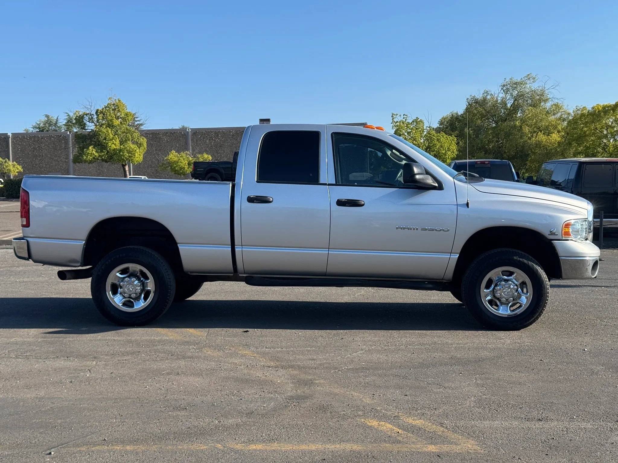 Used 2003 Dodge Ram 3500 Truck SLT AWD/4WD image 4