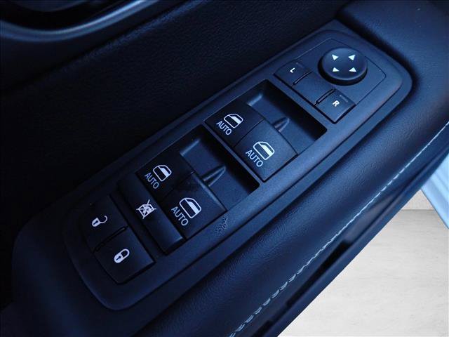 New 2027 Chrysler Pacifica Select AWD/4WD image 15