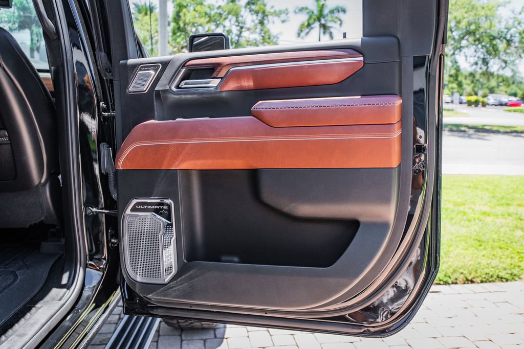 Used 2024 GMC Sierra 3500 Denali Ultimate AWD/4WD image 49