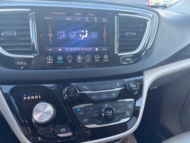 Used 2018 Chrysler Pacifica Touring Plus FWD image 9