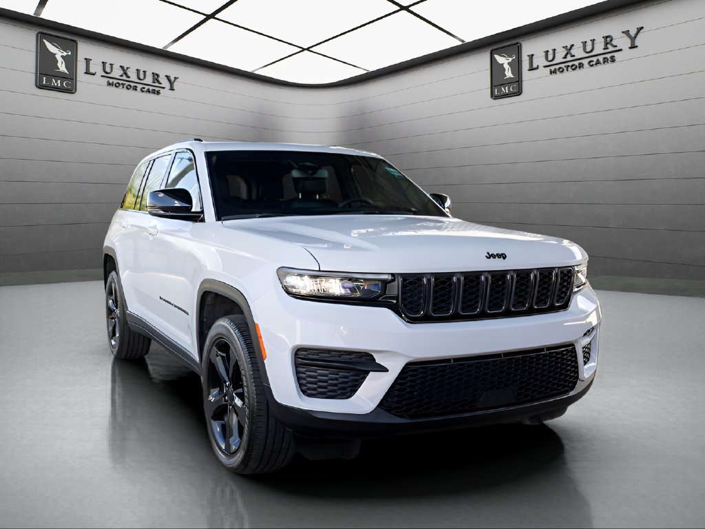 Used 2024 Jeep Grand Cherokee Altitude