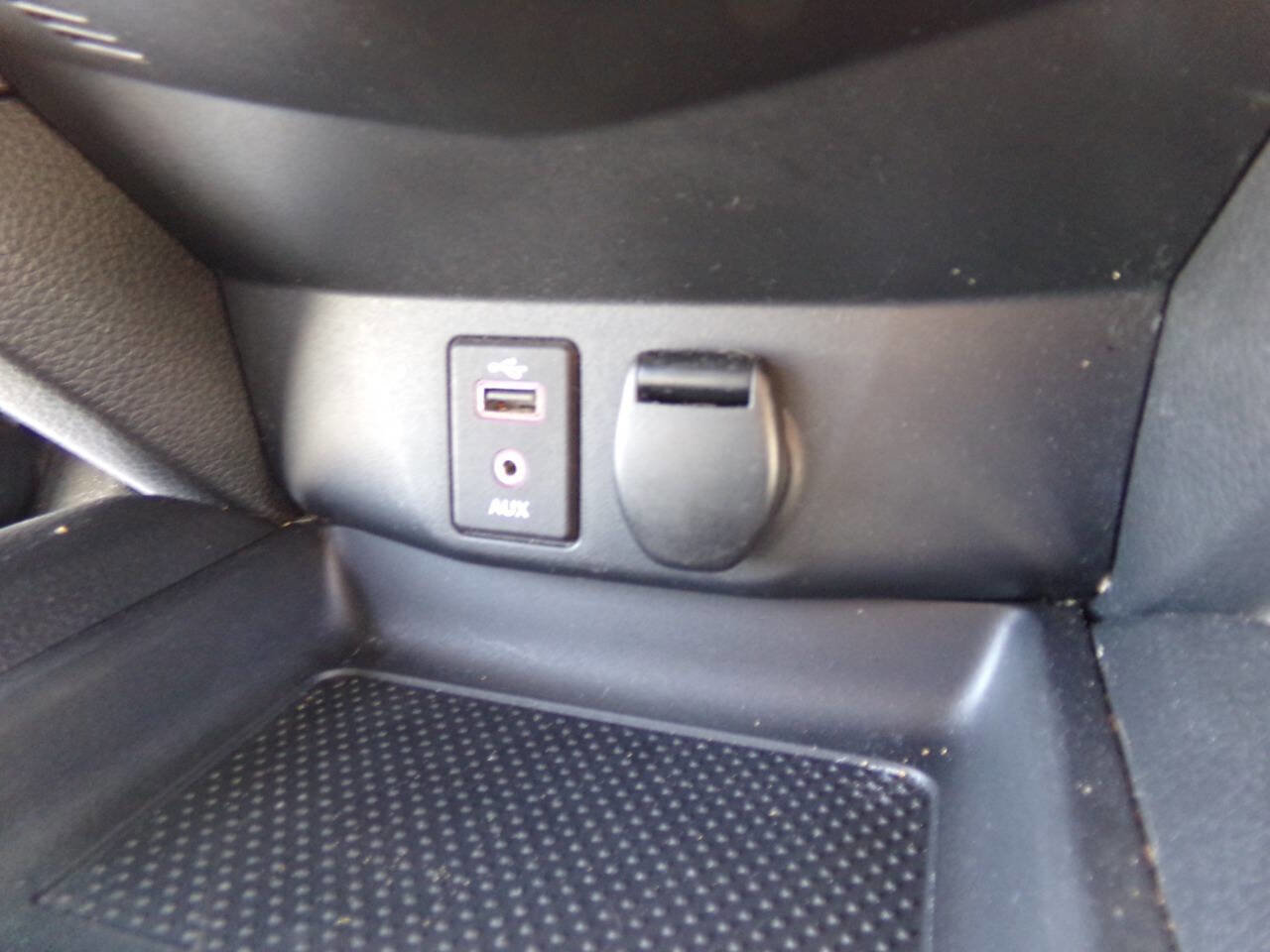 Used 2017 Nissan Rogue S image 26