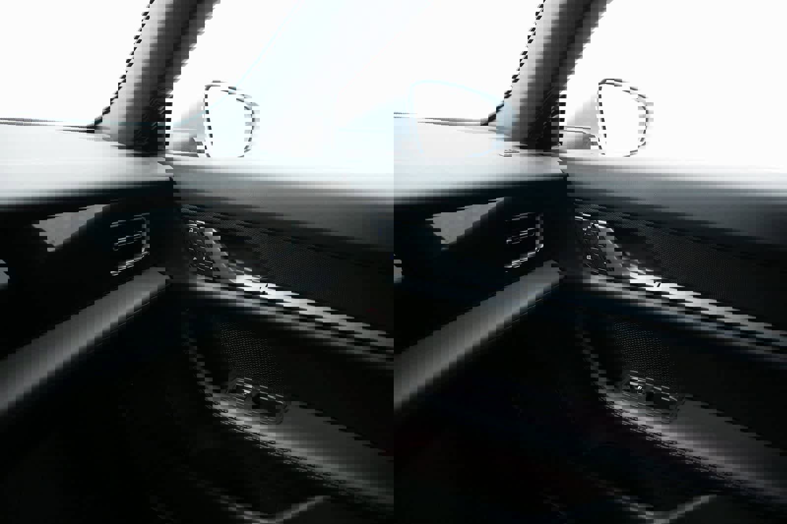 Certified 2025 Porsche Taycan 4S image 23