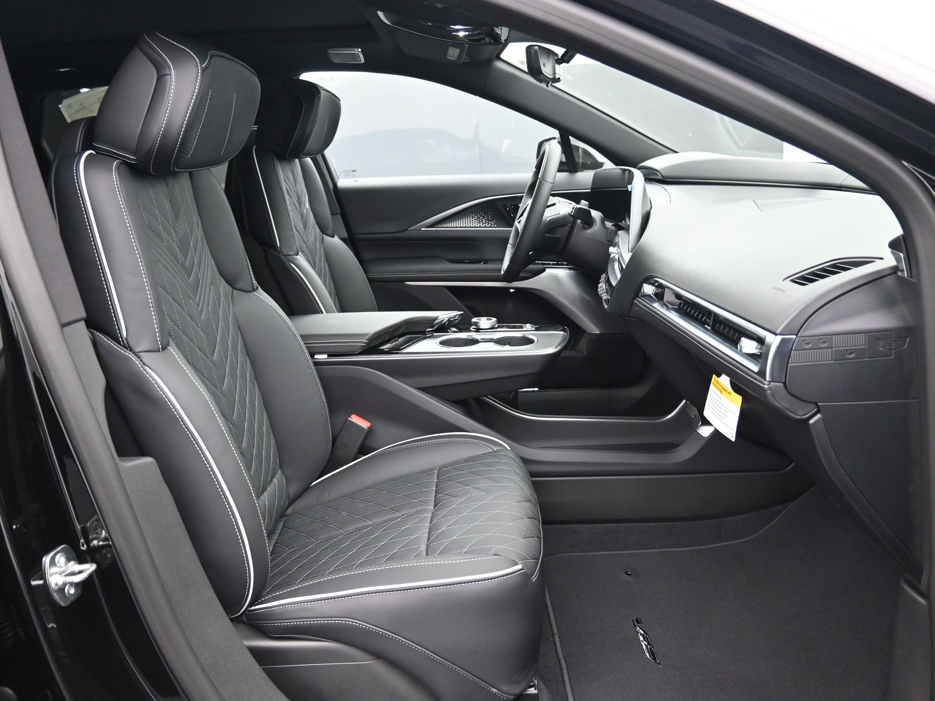 New 2026 Cadillac Lyriq V image 13