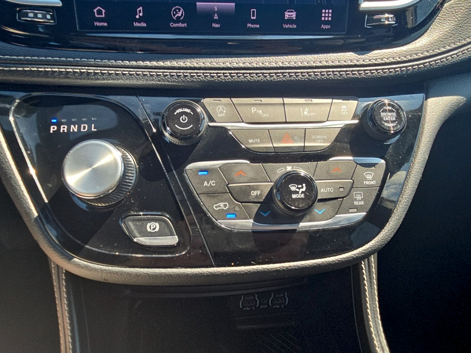 Used 2025 Chrysler Pacifica Limited FWD image 19